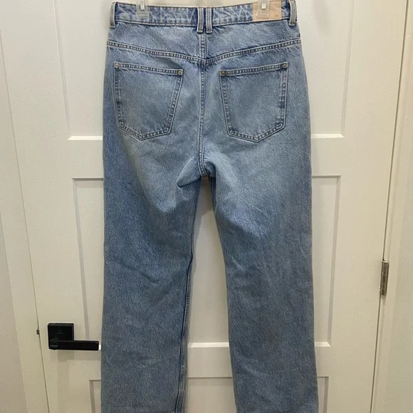 Zara Light Blue Relaxed Jeans - Picture 2 of 3